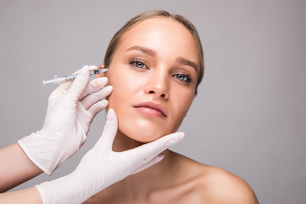 Pros and Cons of Facial Plastic Surgeries